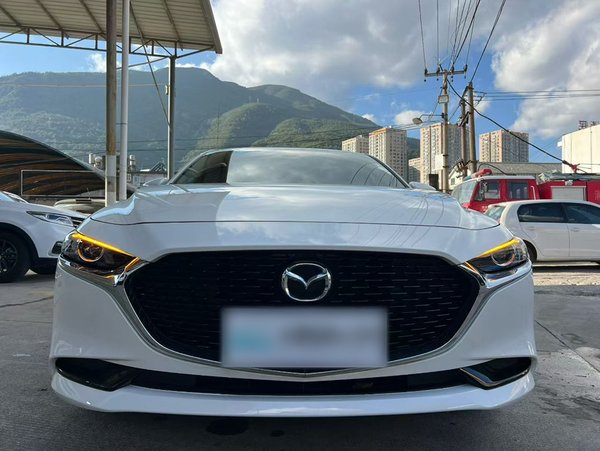 Mazda Mazda 3 Axela 2023, 18400 км, за 14048 USD