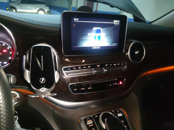 Mercedes-Benz V-Class 2018, 38300 км, за 35499 USD - фото 14