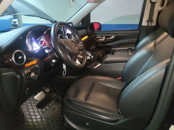 Mercedes-Benz V-Class 2018, 38300 км, за 35499 USD - фото 16