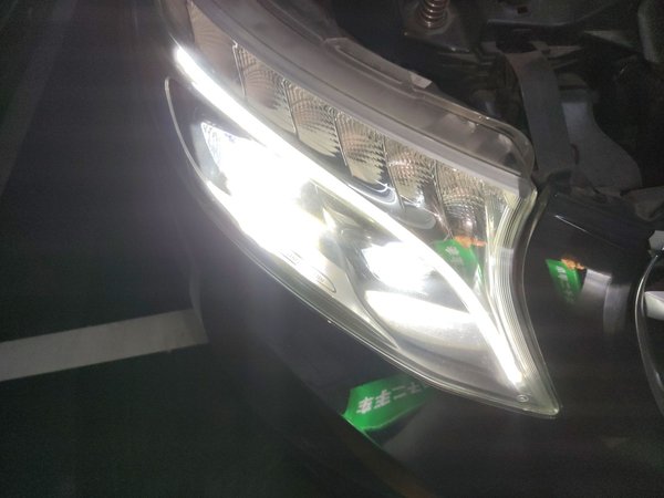 Mercedes-Benz V-Class 2018, 38300 км, за 35499 USD - фото 7