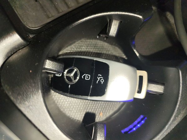 Mercedes-Benz E-Class 2020, 107600 км, за 35233 USD - фото 17