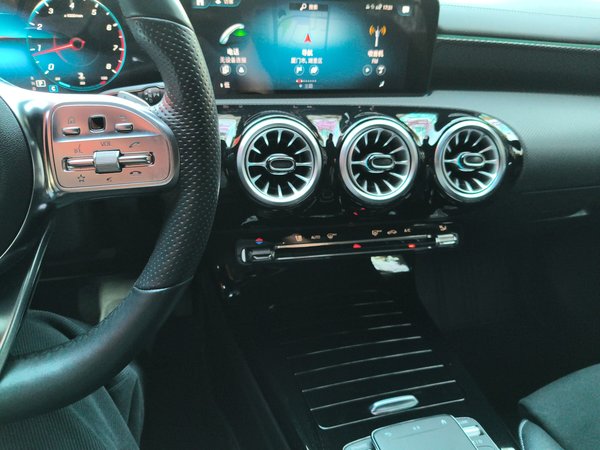 Mercedes-Benz A-Class 2022, 27400 км, за 18549 USD - фото 18