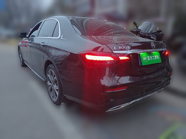 Mercedes-Benz E-Class 2022, 51900 км, за 38027 USD