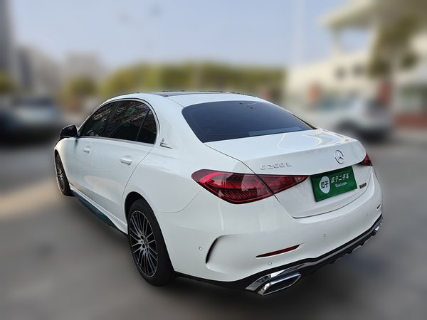 Mercedes-Benz C-Class 2025, 2500 км, за 39422 USD