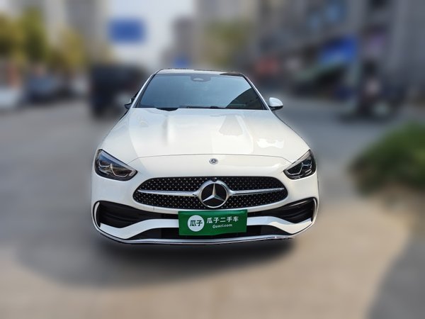 Mercedes-Benz C-Class 2025, 2500 км, за 39422 USD