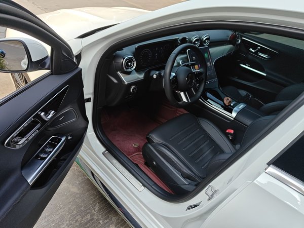 Mercedes-Benz C-Class 2025, 2500 км, за 39422 USD - фото 17