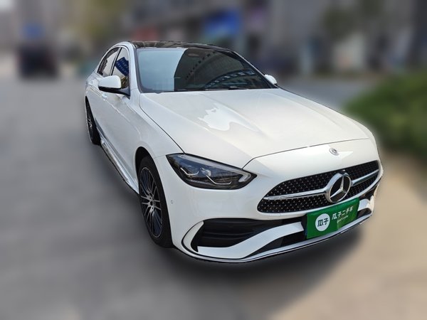 Mercedes-Benz C-Class 2025, 2500 км, за 39422 USD