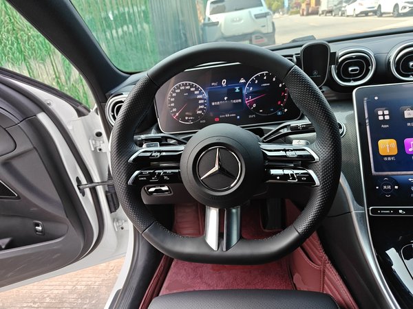 Mercedes-Benz C-Class 2025, 2500 км, за 39422 USD - фото 11