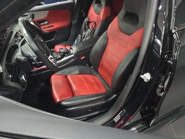 Mercedes-Benz A AMG 2020, 35700 км, за 26722 USD - фото 18
