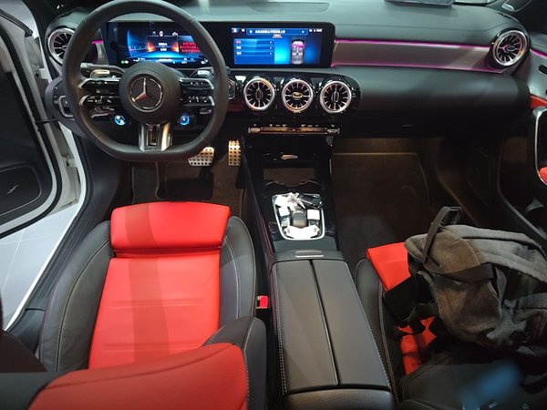 Mercedes-Benz A AMG 2024, 3500 км, за 39925 USD - фото 13