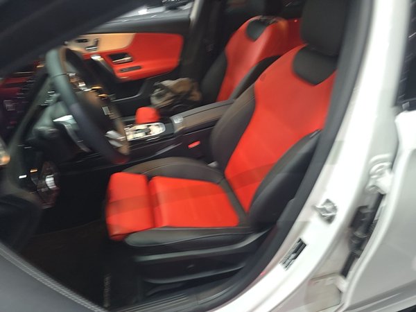 Mercedes-Benz A AMG 2024, 3500 км, за 39925 USD - фото 18