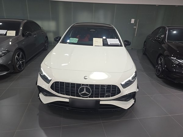 Mercedes-Benz A AMG 2024, 3500 км, за 39925 USD