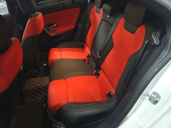Mercedes-Benz A AMG 2024, 3500 км, за 39925 USD - фото 20