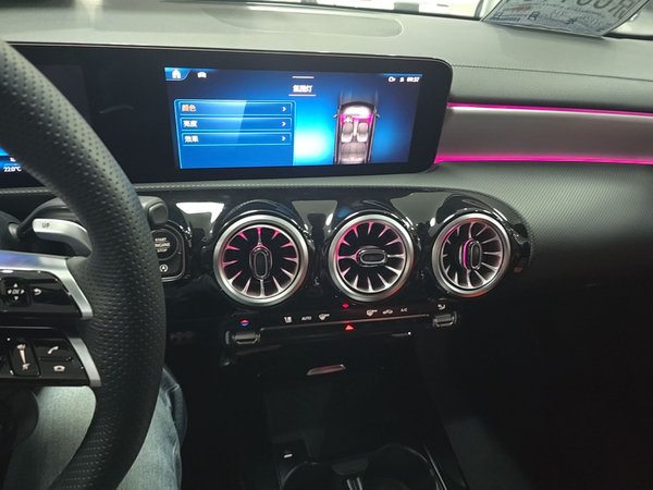 Mercedes-Benz A AMG 2024, 3500 км, за 39925 USD - фото 16
