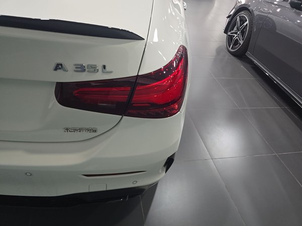 Mercedes-Benz A AMG 2024, 3500 км, за 39925 USD - фото 7