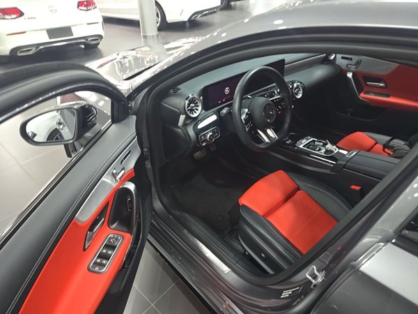 Mercedes-Benz A AMG 2025, 6700 км, за 39448 USD - фото 19