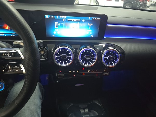 Mercedes-Benz A AMG 2025, 6700 км, за 39448 USD - фото 16