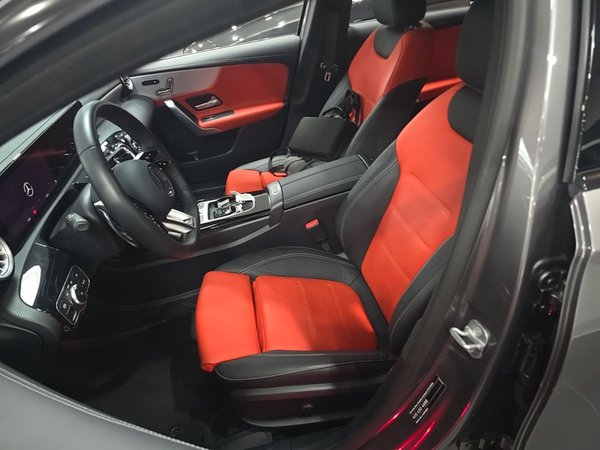 Mercedes-Benz A AMG 2025, 6700 км, за 39448 USD - фото 18
