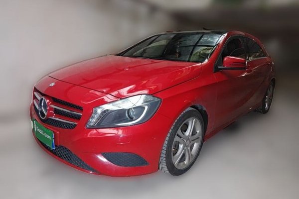 Mercedes-Benz A-Class · 2015 год
