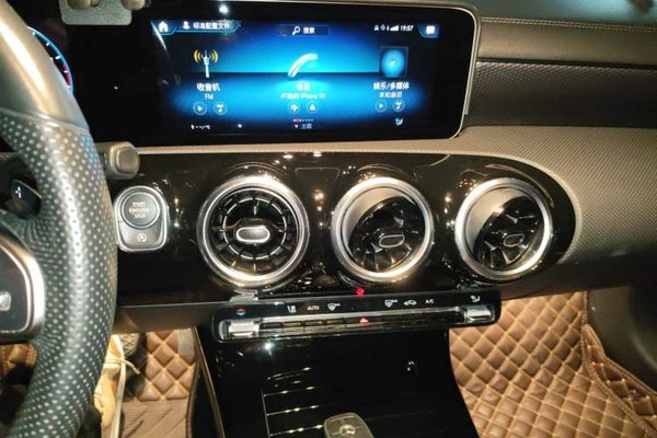 Mercedes-Benz A-Class 2019, 79800 км, за 12071 USD - фото 13