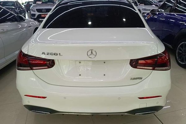 Mercedes-Benz A-Class 2020, 53600 км, за 17757 USD