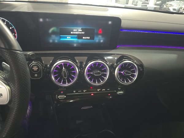 Mercedes-Benz A-Class 2021, 37300 км, за 15912 USD