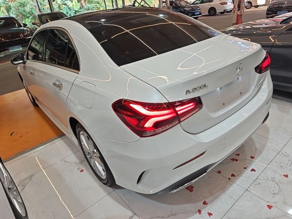 Mercedes-Benz A-Class 2021, 63200 км, за 17058 USD
