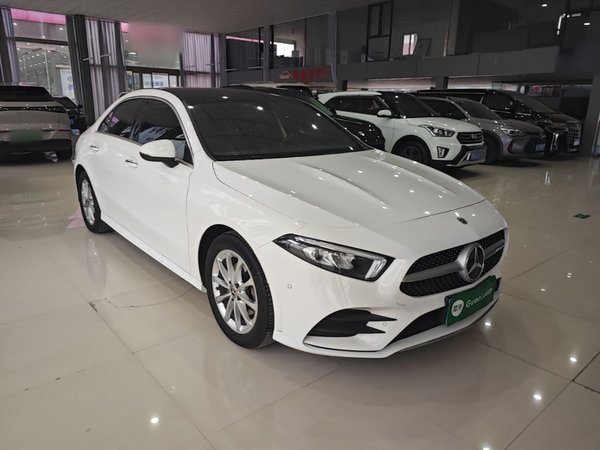 Mercedes-Benz A-Class 2022, 39700 км, за 18272 USD
