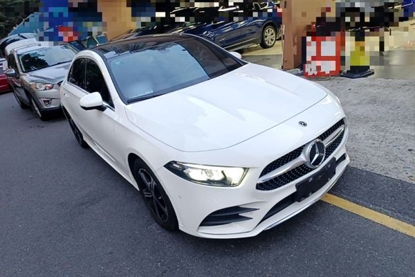 Mercedes-Benz A-Class 2022, 40800 км, за 17565 USD