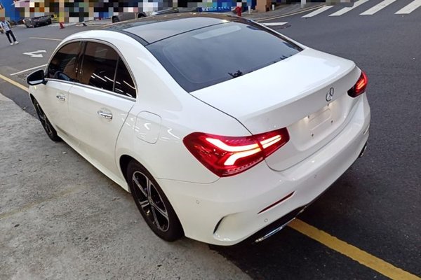 Mercedes-Benz A-Class 2022, 40800 км, за 17565 USD