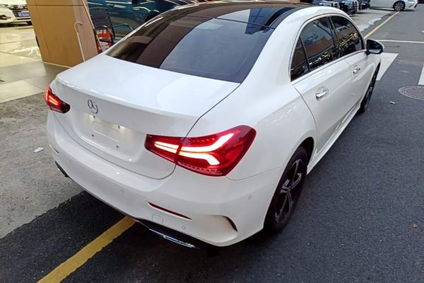 Mercedes-Benz A-Class 2022, 40800 км, за 17565 USD - фото 6