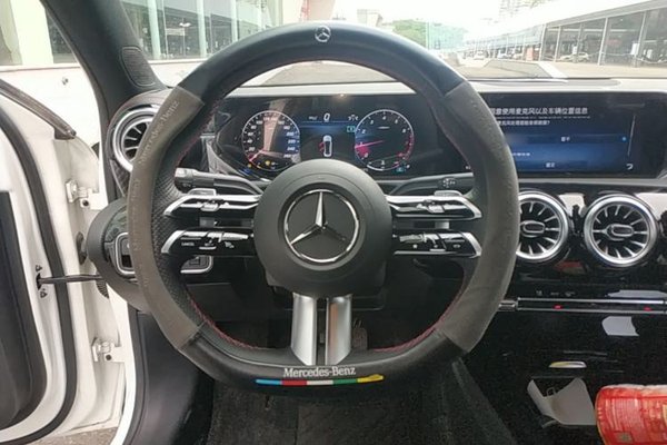 Mercedes-Benz A-Class 2023, 27700 км, за 21495 USD - фото 14