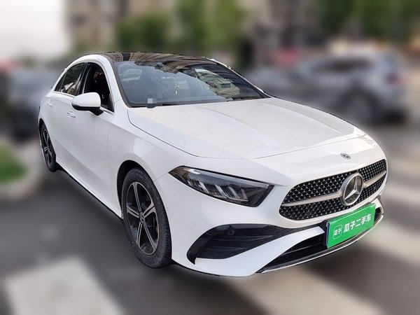 Mercedes-Benz A-Class 2023, 69800 км, за 16107 USD