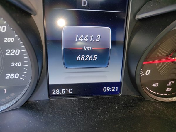 Mercedes-Benz C-Class 2015, 68300 км, за 12856 USD - фото 11