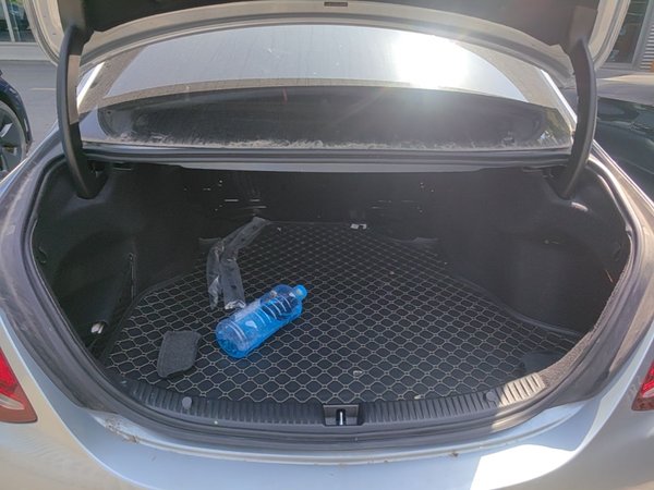 Mercedes-Benz C-Class 2015, 68300 км, за 12856 USD - фото 16