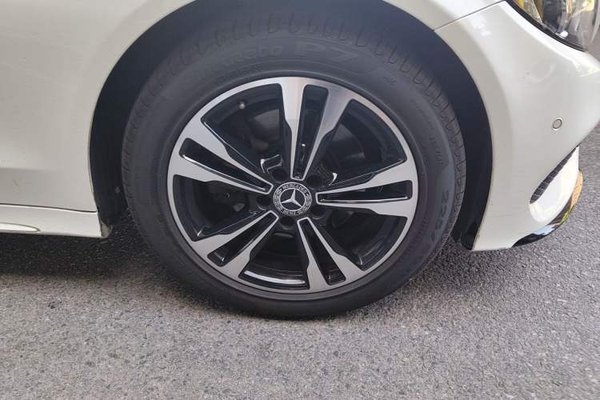 Mercedes-Benz C-Class 2017, 58400 км, за 14138 USD