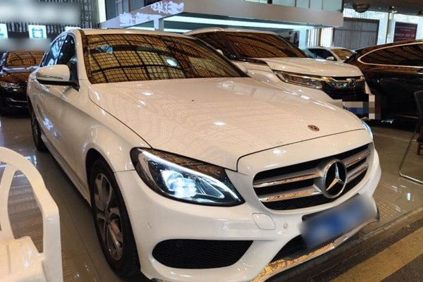 Mercedes-Benz C-Class 2018, 64300 км, за 14644 USD