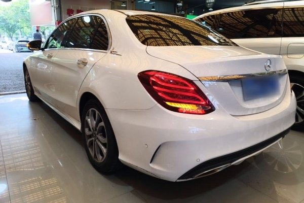Mercedes-Benz C-Class 2018, 64300 км, за 14644 USD