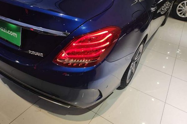 Mercedes-Benz C-Class 2018, 63300 км, за 19456 USD - фото 9