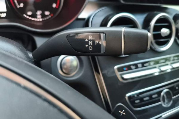 Mercedes-Benz C-Class 2018, 121600 км, за 13788 USD - фото 15