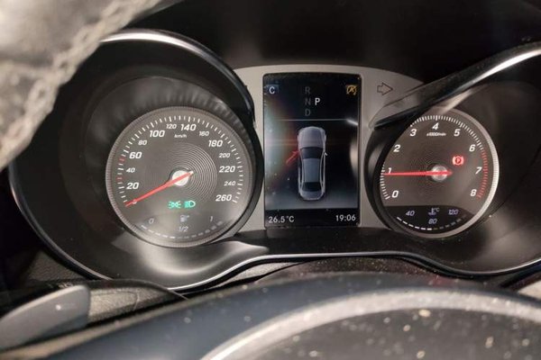 Mercedes-Benz C-Class 2018, 35100 км, за 16329 USD - фото 11