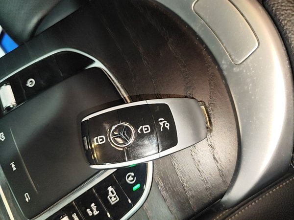 Mercedes-Benz C-Class 2019, 104200 км, за 19872 USD - фото 12