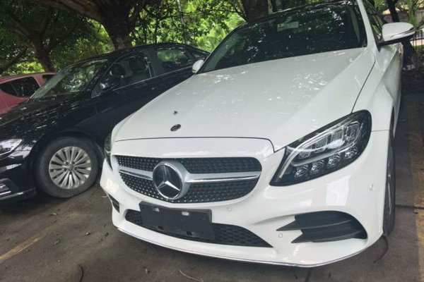 Mercedes-Benz C-Class 2019, 86300 км, за 18123 USD