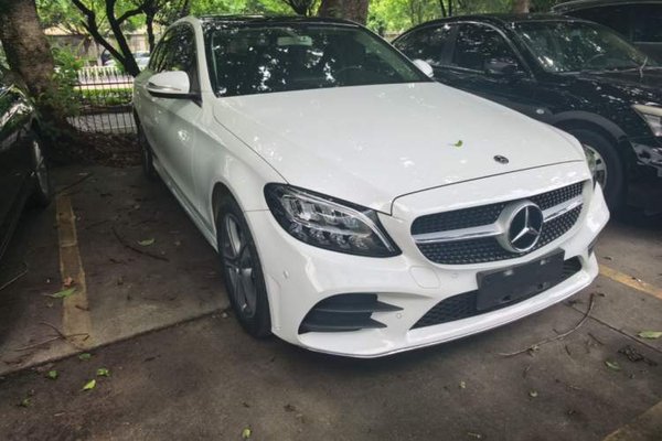 Mercedes-Benz C-Class 2019, 86300 км, за 18123 USD