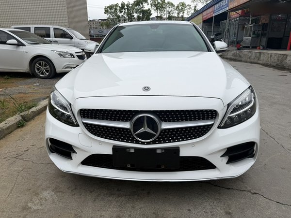 Mercedes-Benz C-Class 2019, 107700 км, за 16433 USD