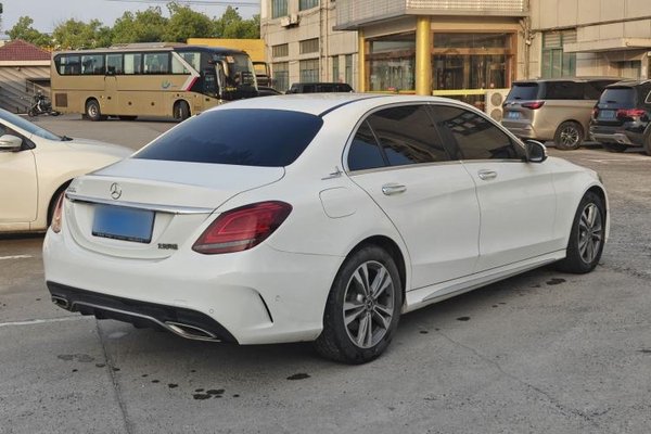 Mercedes-Benz C-Class 2019, 28200 км, за 17881 USD - фото 6