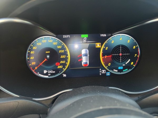 Mercedes-Benz C-Class 2020, 108500 км, за 18693 USD - фото 12