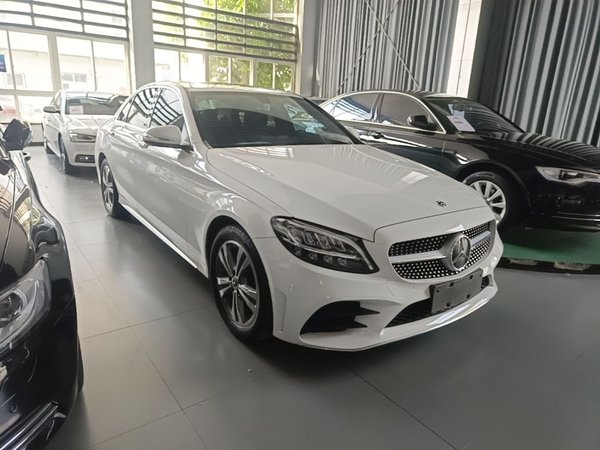 Mercedes-Benz C-Class 2020, 54100 км, за 22548 USD