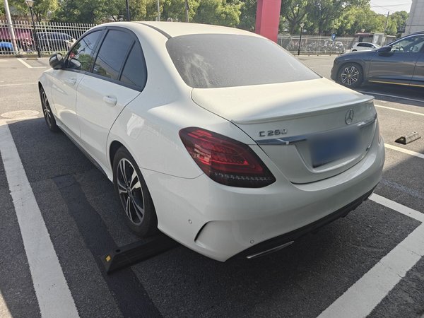 Mercedes-Benz C-Class 2020, 63000 км, за 17823 USD