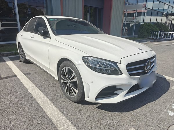 Mercedes-Benz C-Class 2020, 63000 км, за 17823 USD
